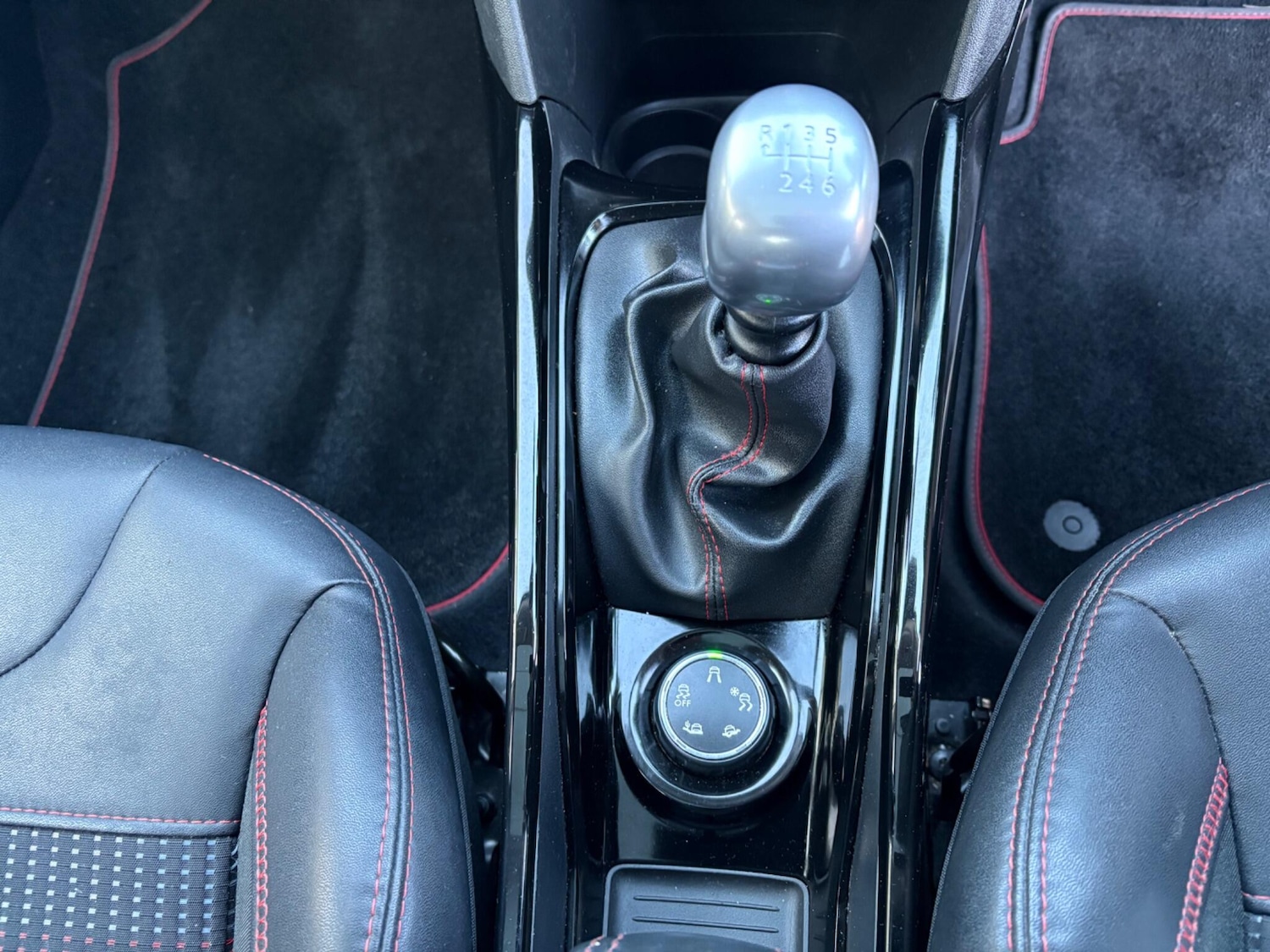 Used Peugeot 2008 2016 for sale - 76752448: Photo 11