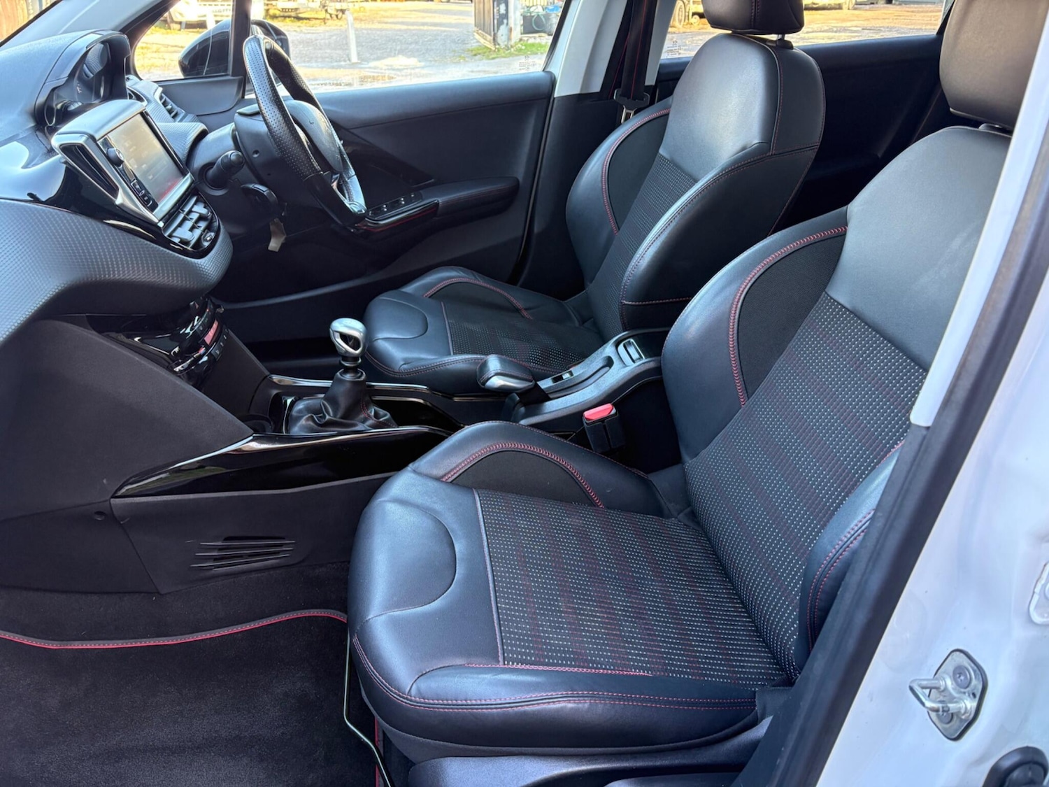 Used Peugeot 2008 2016 for sale - 76752448: Photo 6