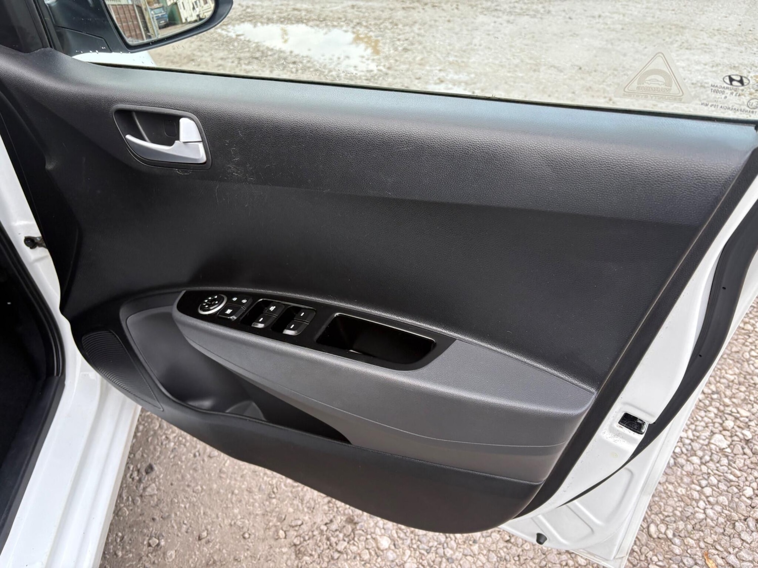 Used Hyundai i10 2017 for sale - 76485772: Photo 13