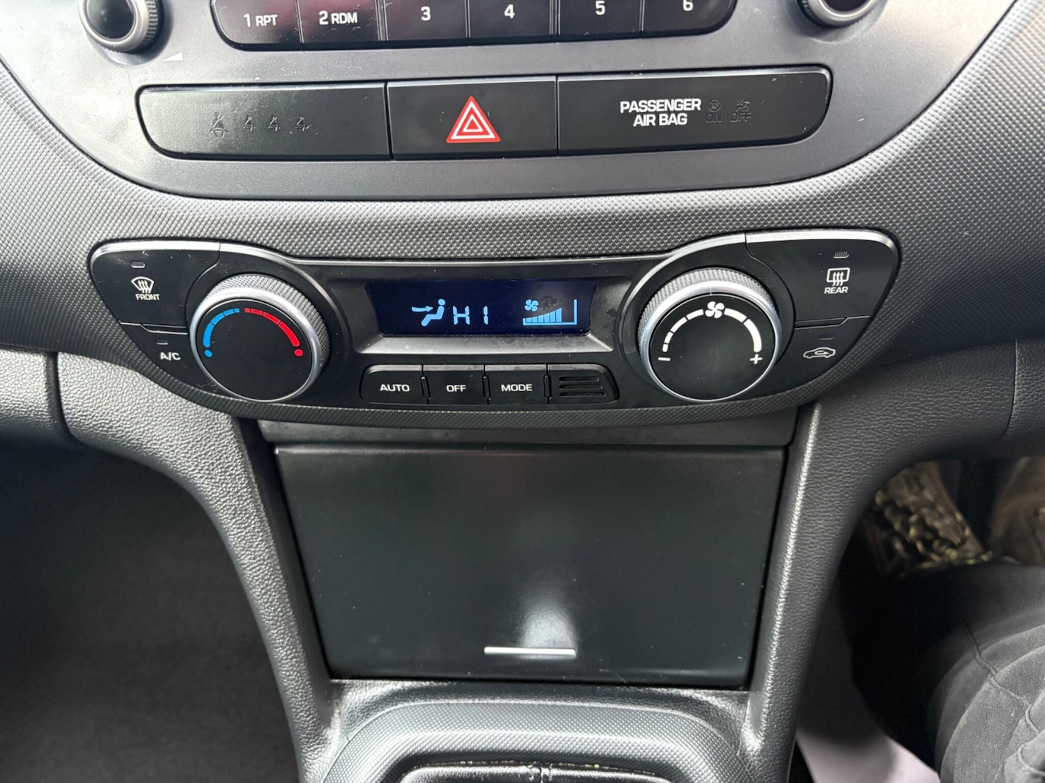 Used Hyundai i10 2017 for sale - 76485772: Photo 19