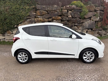 Used Hyundai i10 2017 for sale - 76485772: Photo