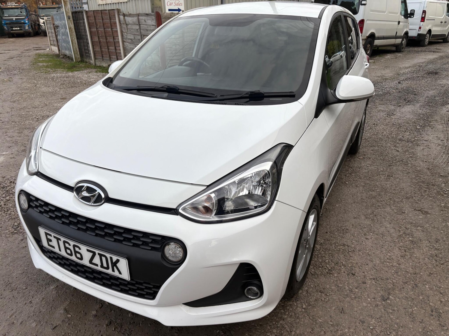 Used Hyundai i10 2017 for sale - 76485772: Photo 7