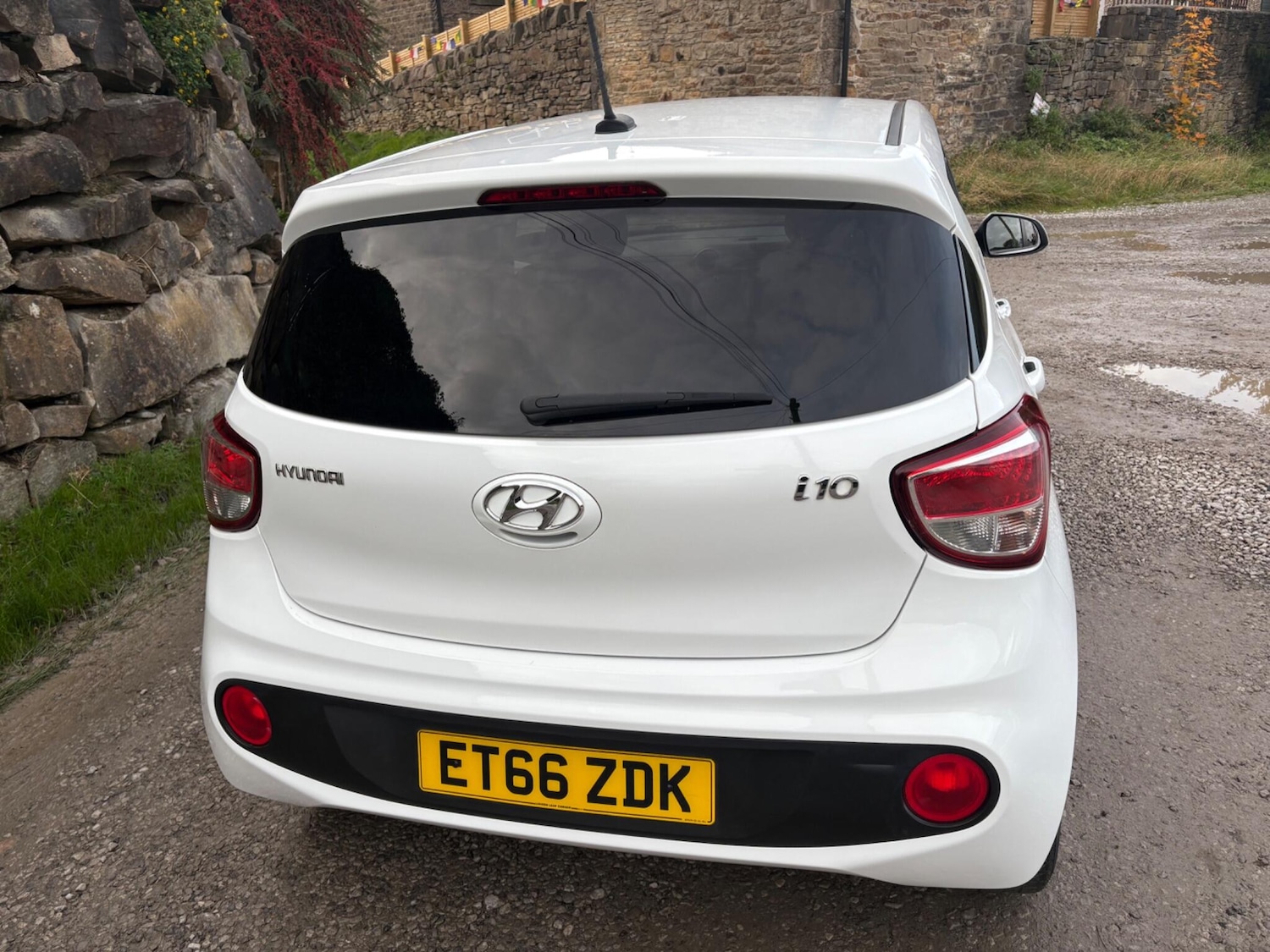 Used Hyundai i10 2017 for sale - 76485772: Photo 9