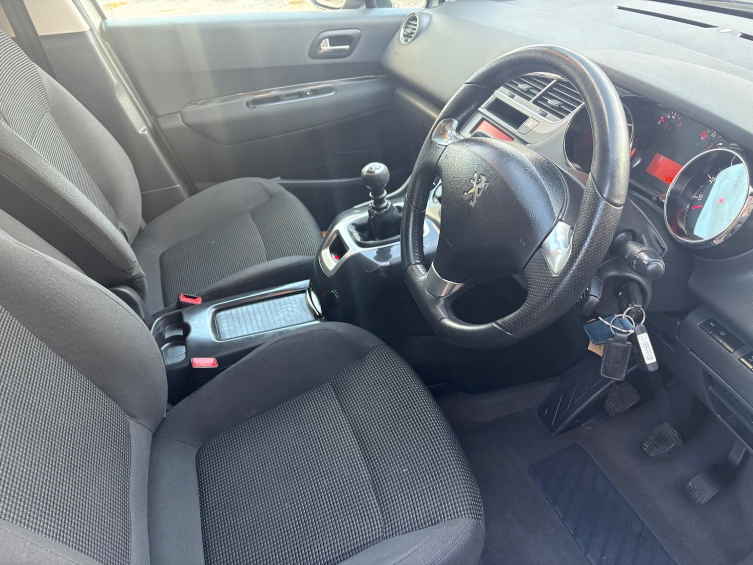 Used Peugeot 5008 2017 for sale - 76572243: Photo 11