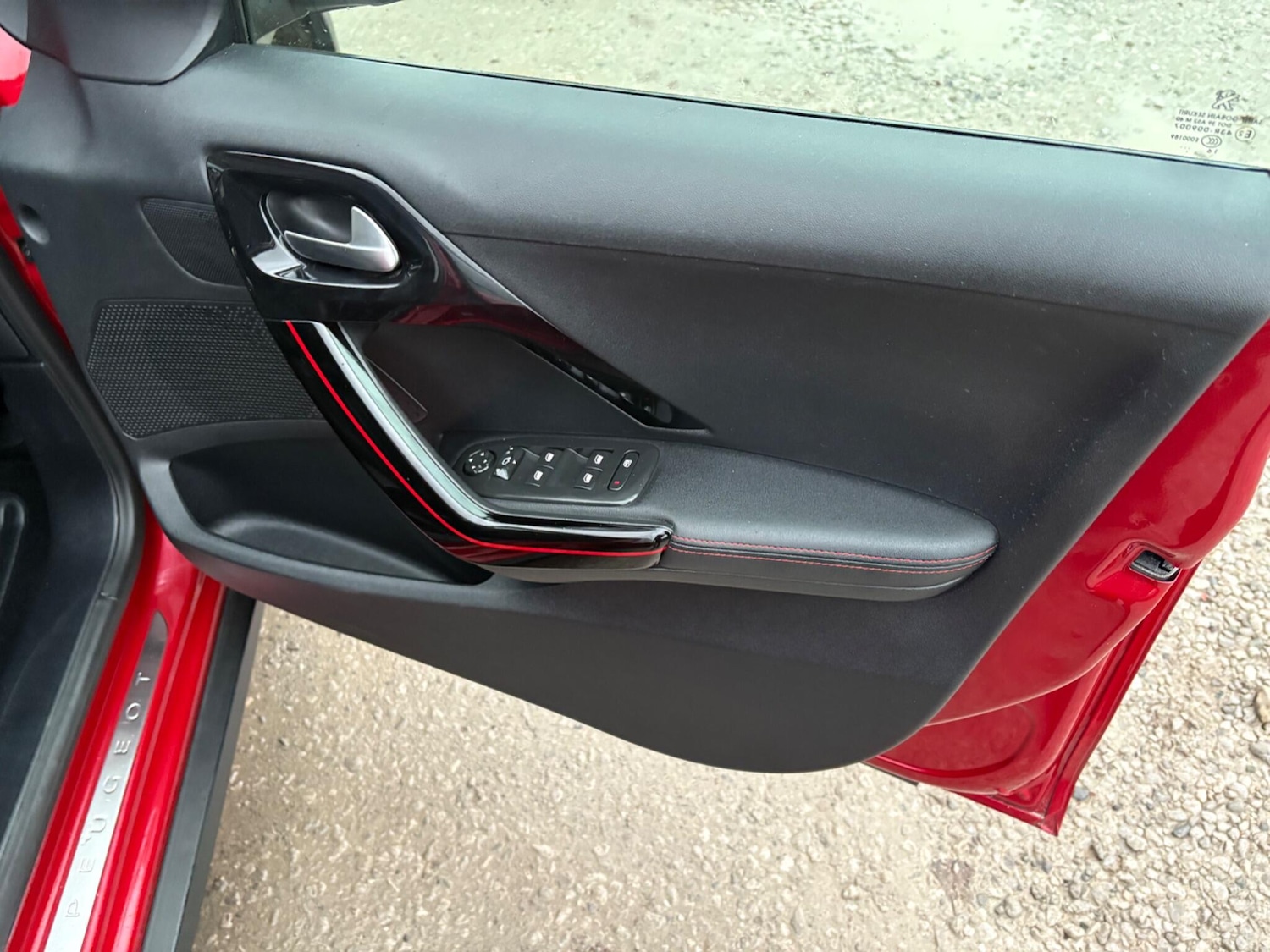 Used Peugeot 2008 2017 for sale - 76486796: Photo 12