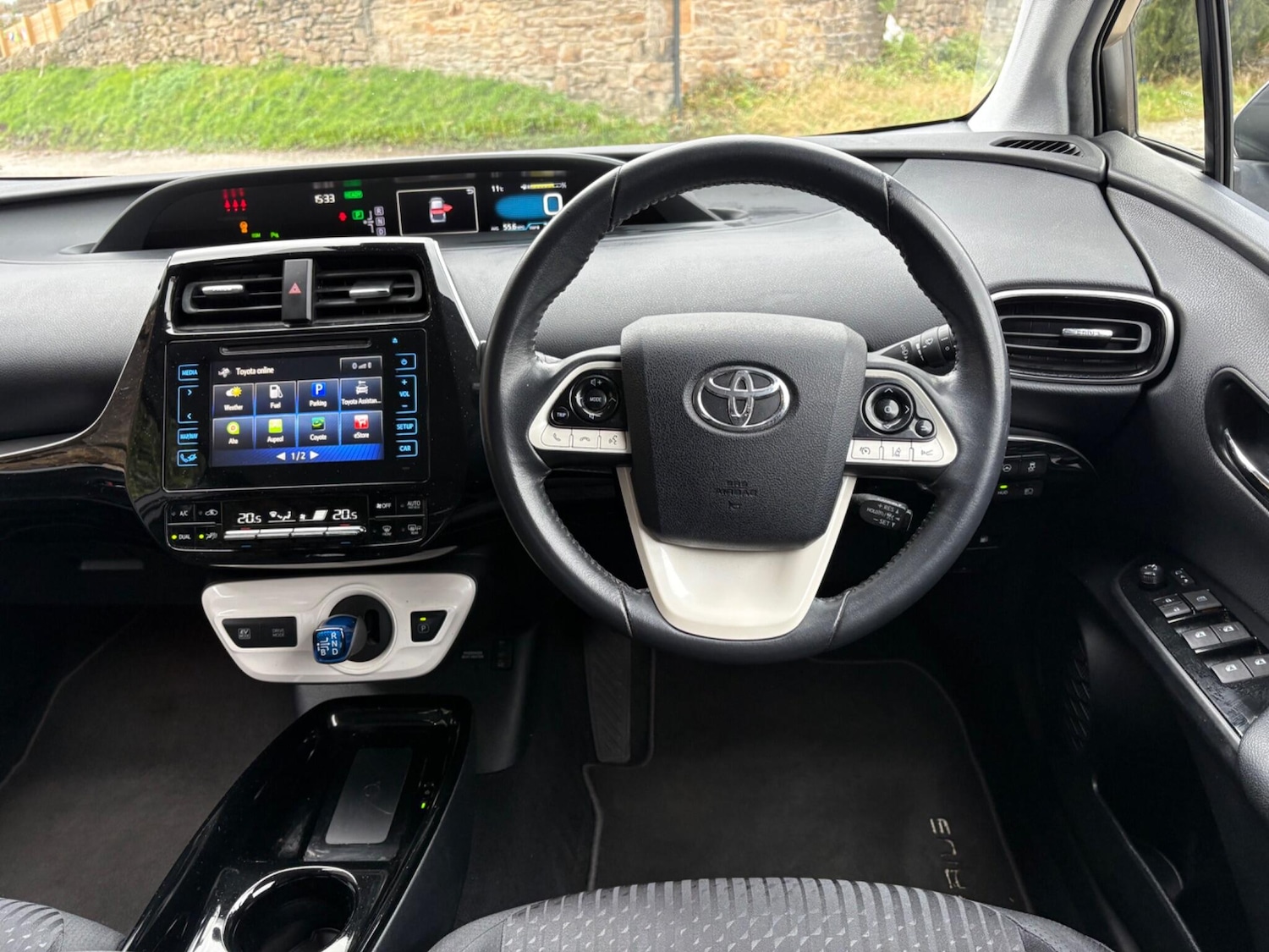 Used Toyota Prius 2017 for sale - 76584617: Photo 12