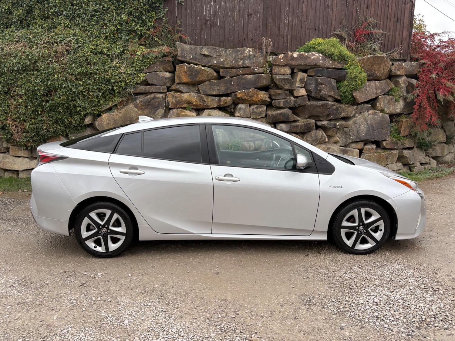 Used Toyota Prius 2017 for sale - 76584617: Photo 3