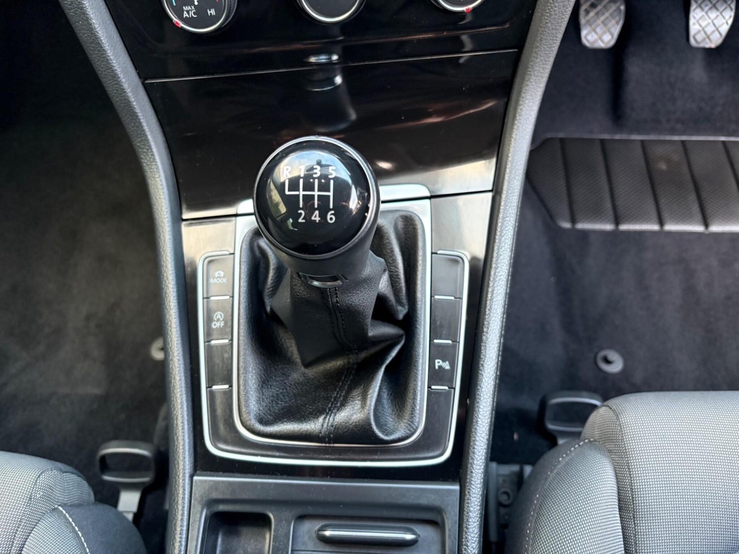 Used Volkswagen Golf 2014 for sale - 76913864: Photo 15