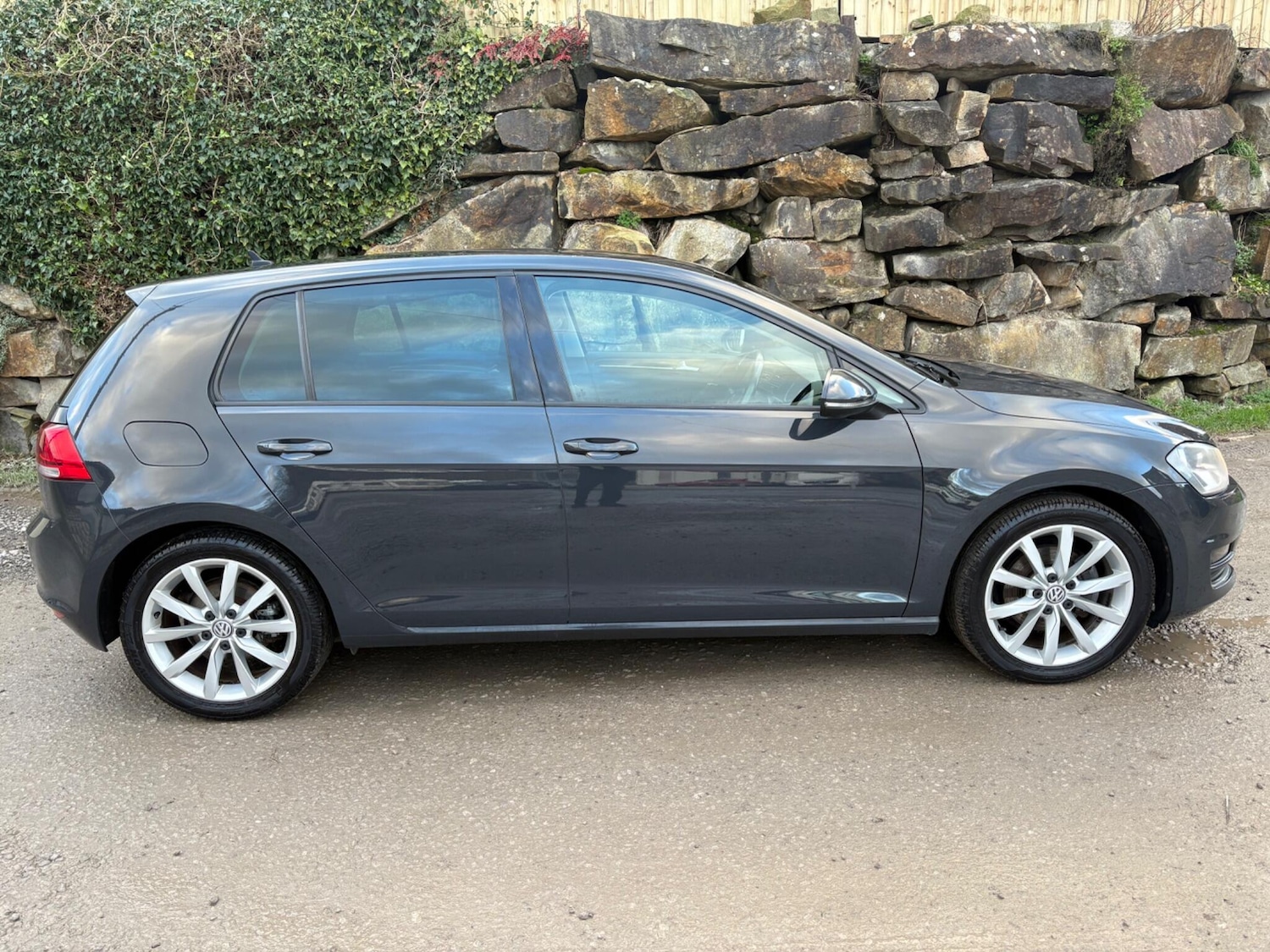 Used Volkswagen Golf 2014 for sale - 76913864: Photo 2