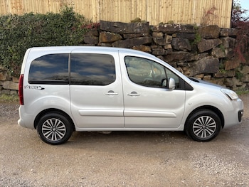 Used Peugeot Partner Tepee 2015 for sale - 76899268: Photo