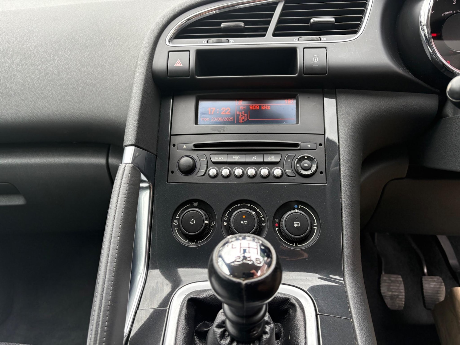 Used Peugeot 3008 2013 for sale - 76485909: Photo 17