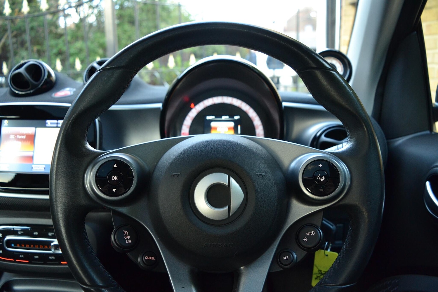 Used smart fortwo 2017 for sale - 76865417: Photo 5