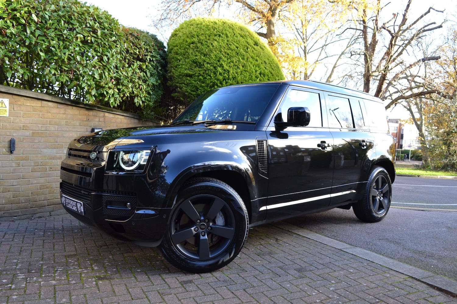 Used Land Rover Defender 110 2023 for sale - 76752771: Photo 10