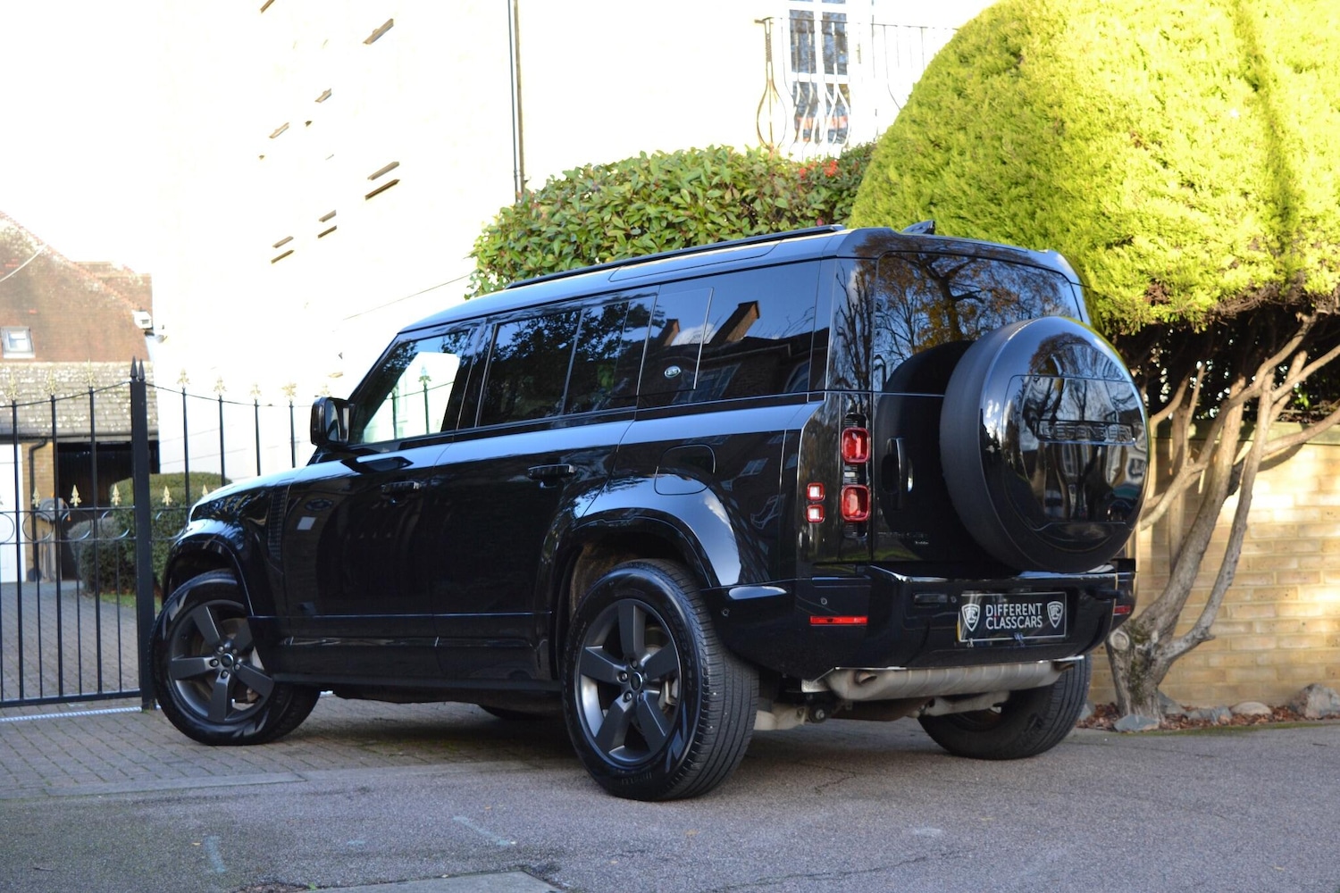 Used Land Rover Defender 110 2023 for sale - 76752771: Photo 11