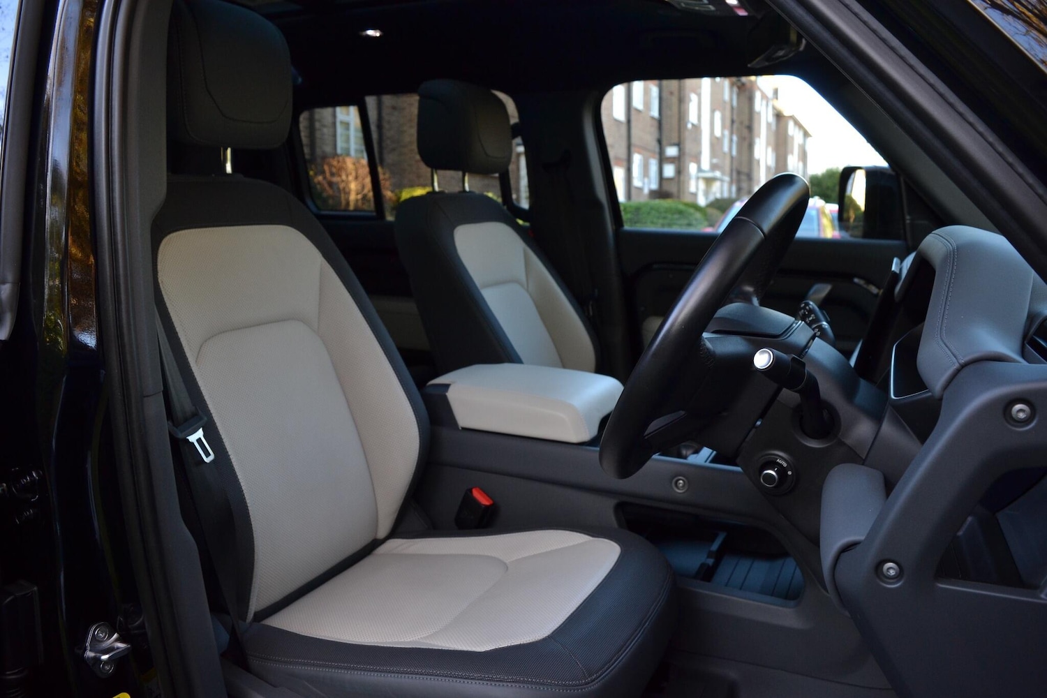 Used Land Rover Defender 110 2023 for sale - 76752771: Photo 13