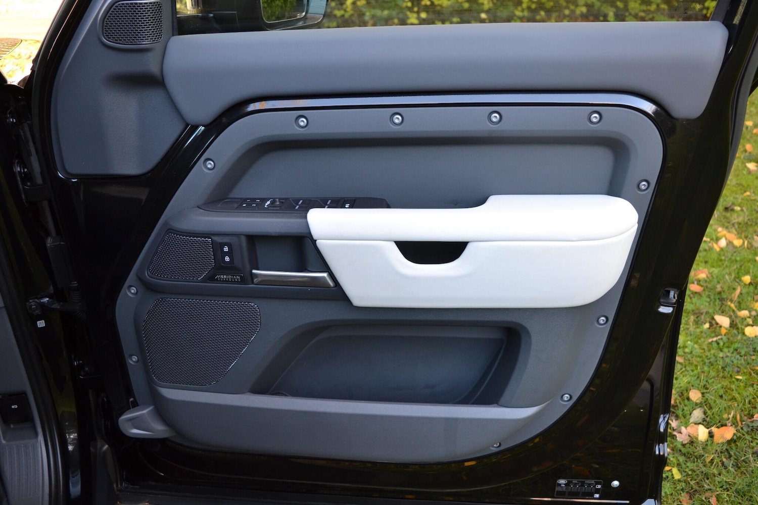 Used Land Rover Defender 110 2023 for sale - 76752771: Photo 15