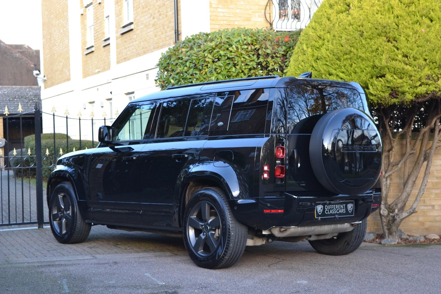 Used Land Rover Defender 110 2023 for sale - 76752771: Photo 27