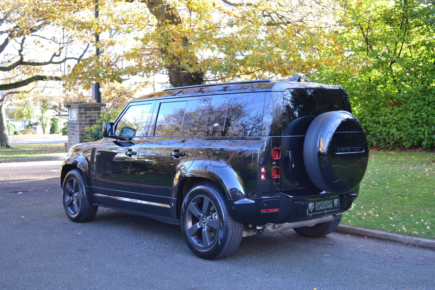 Used Land Rover Defender 110 2023 for sale - 76752771: Photo 3