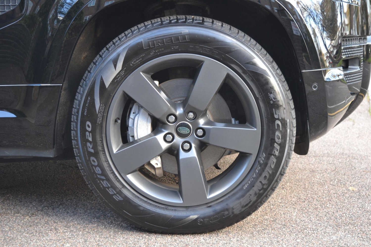 Used Land Rover Defender 110 2023 for sale - 76752771: Photo 32