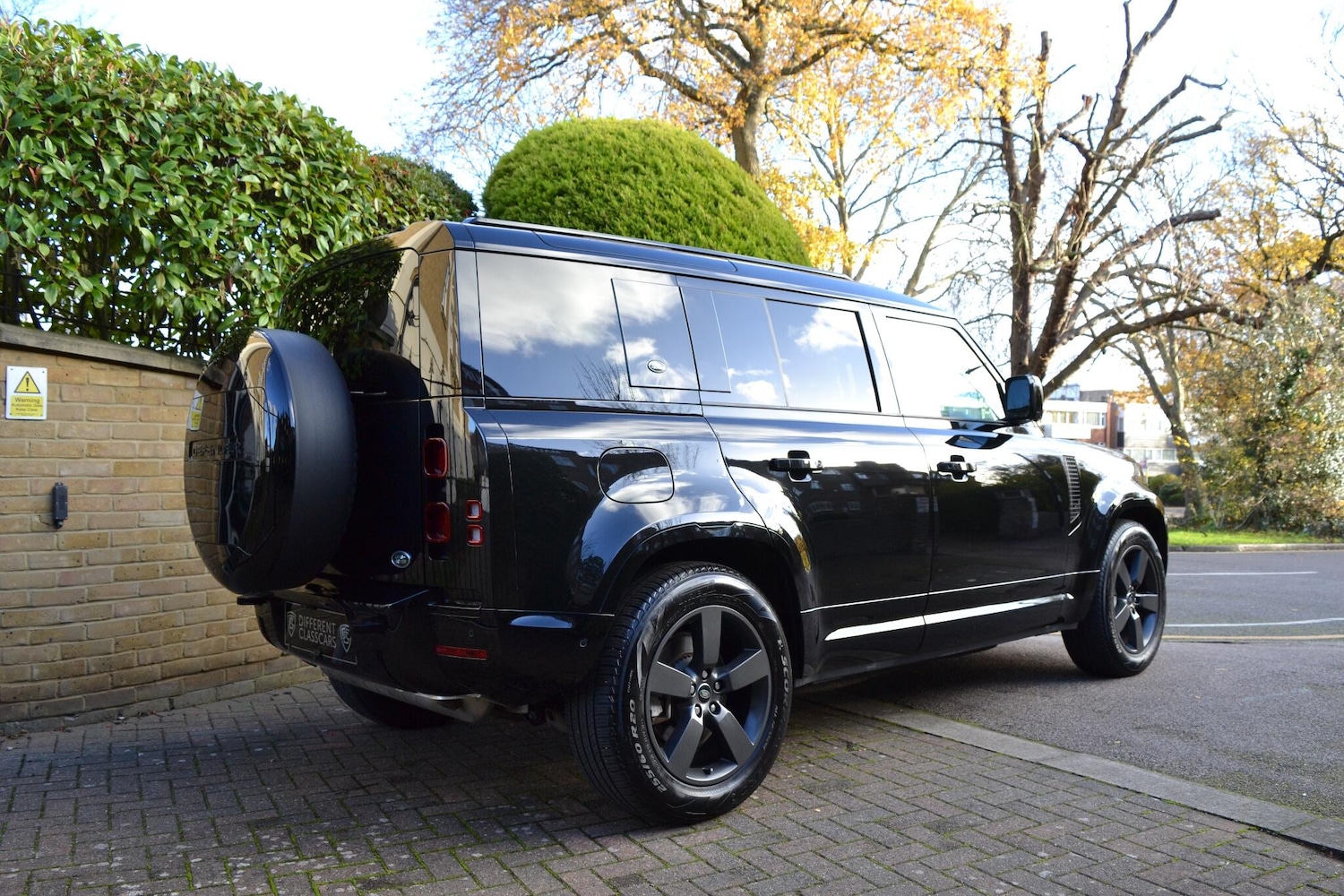 Used Land Rover Defender 110 2023 for sale - 76752771: Photo 35