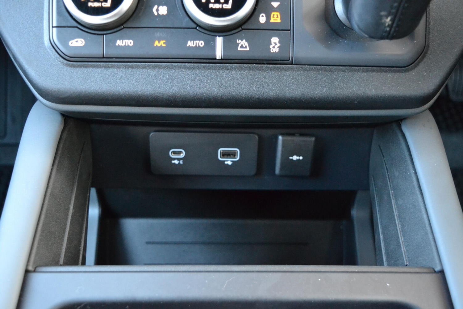 Used Land Rover Defender 110 2023 for sale - 76752771: Photo 41