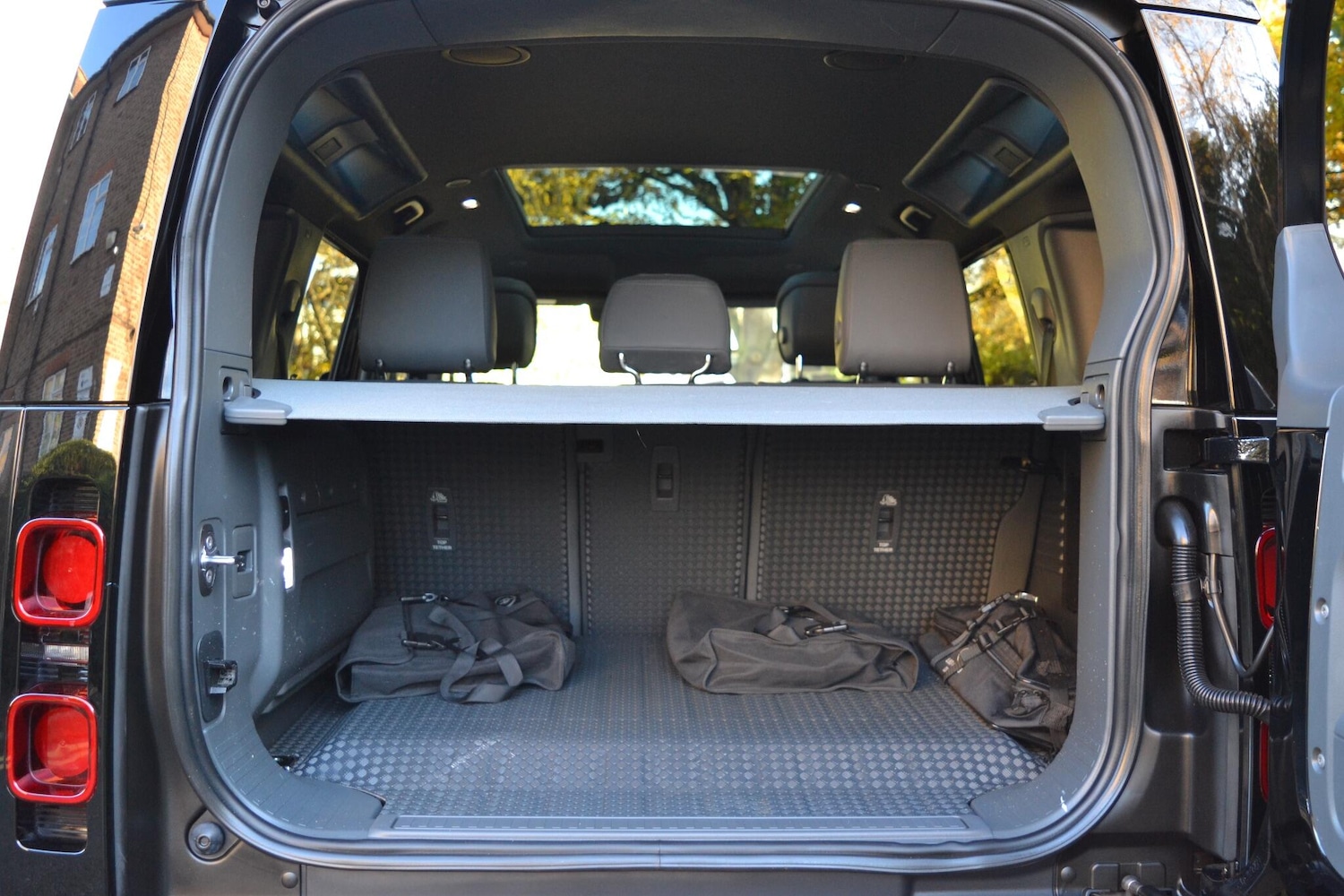 Used Land Rover Defender 110 2023 for sale - 76752771: Photo 46