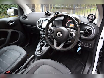 Used smart fortwo 2018 for sale - 77882149: Photo