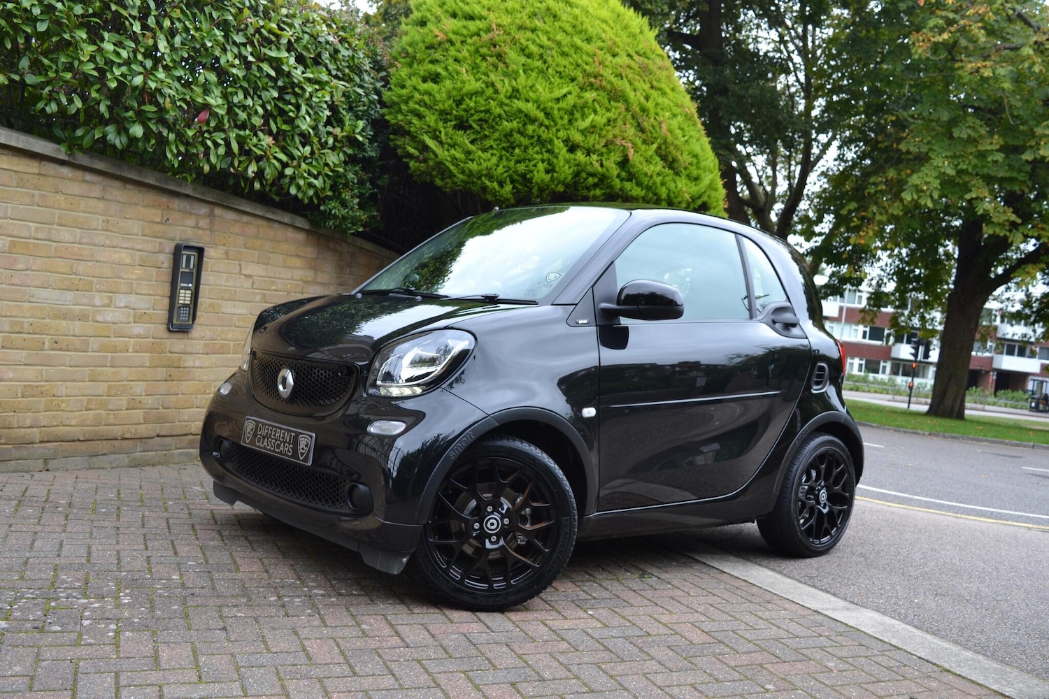 Used smart fortwo 2017 for sale - 76926401: Photo 1