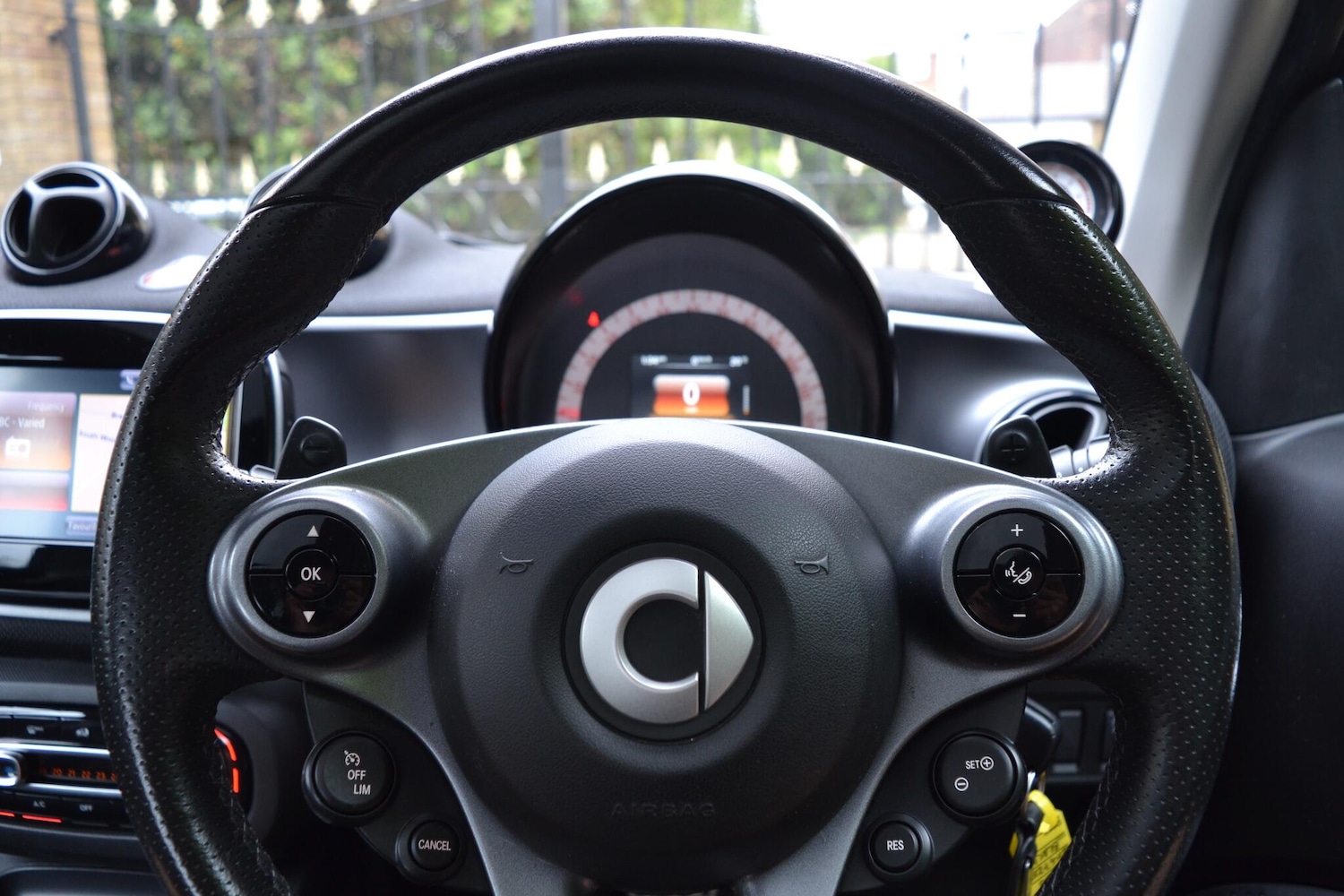 Used smart fortwo 2017 for sale - 76926401: Photo 26