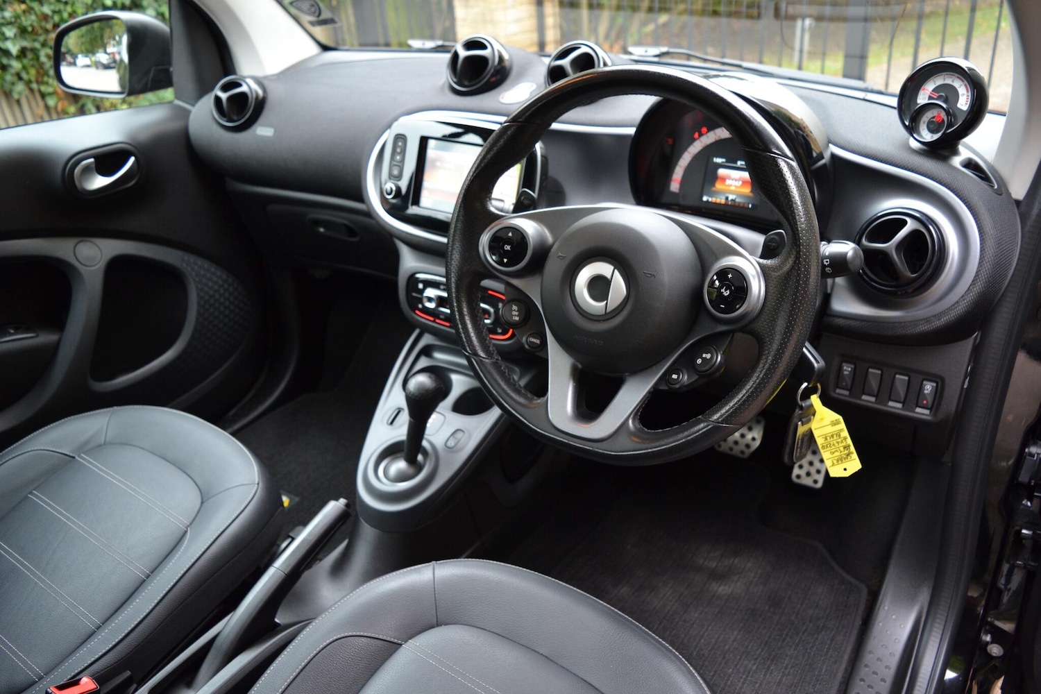 Used smart fortwo 2017 for sale - 76926401: Photo 4