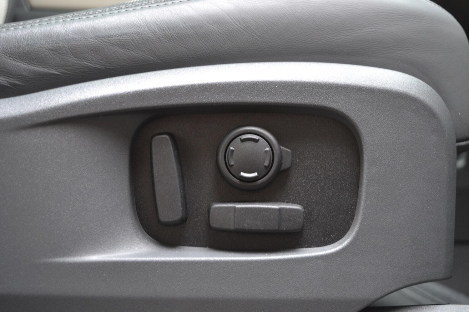 Used Land Rover Defender 2022 for sale - 77574894: Photo 23