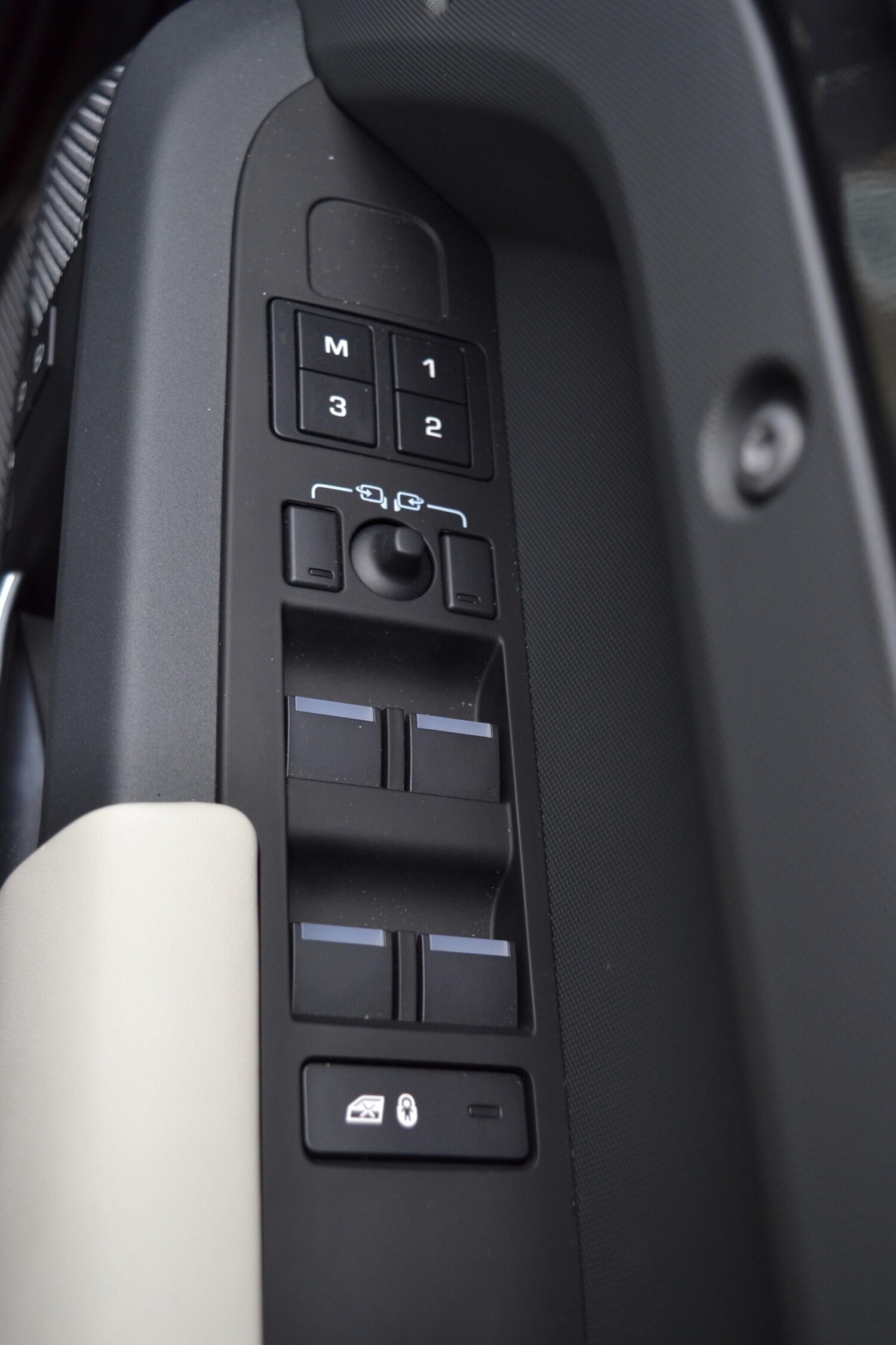 Used Land Rover Defender 2022 for sale - 77574894: Photo 24