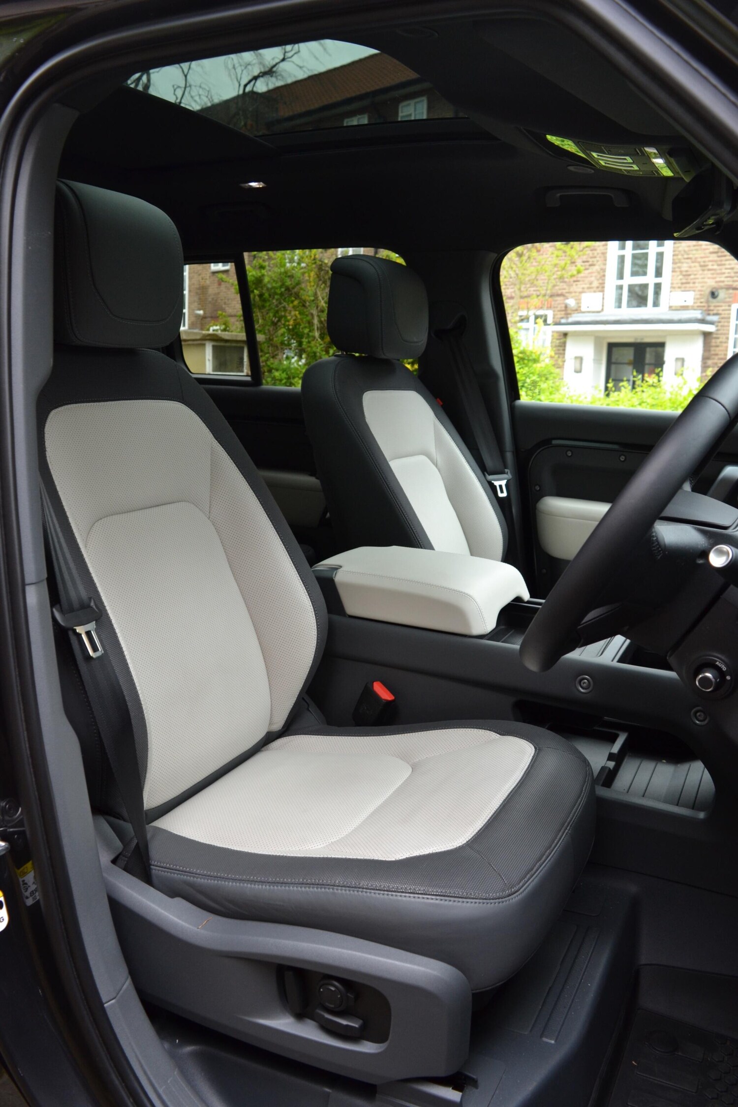 Used Land Rover Defender 2022 for sale - 77574894: Photo 29