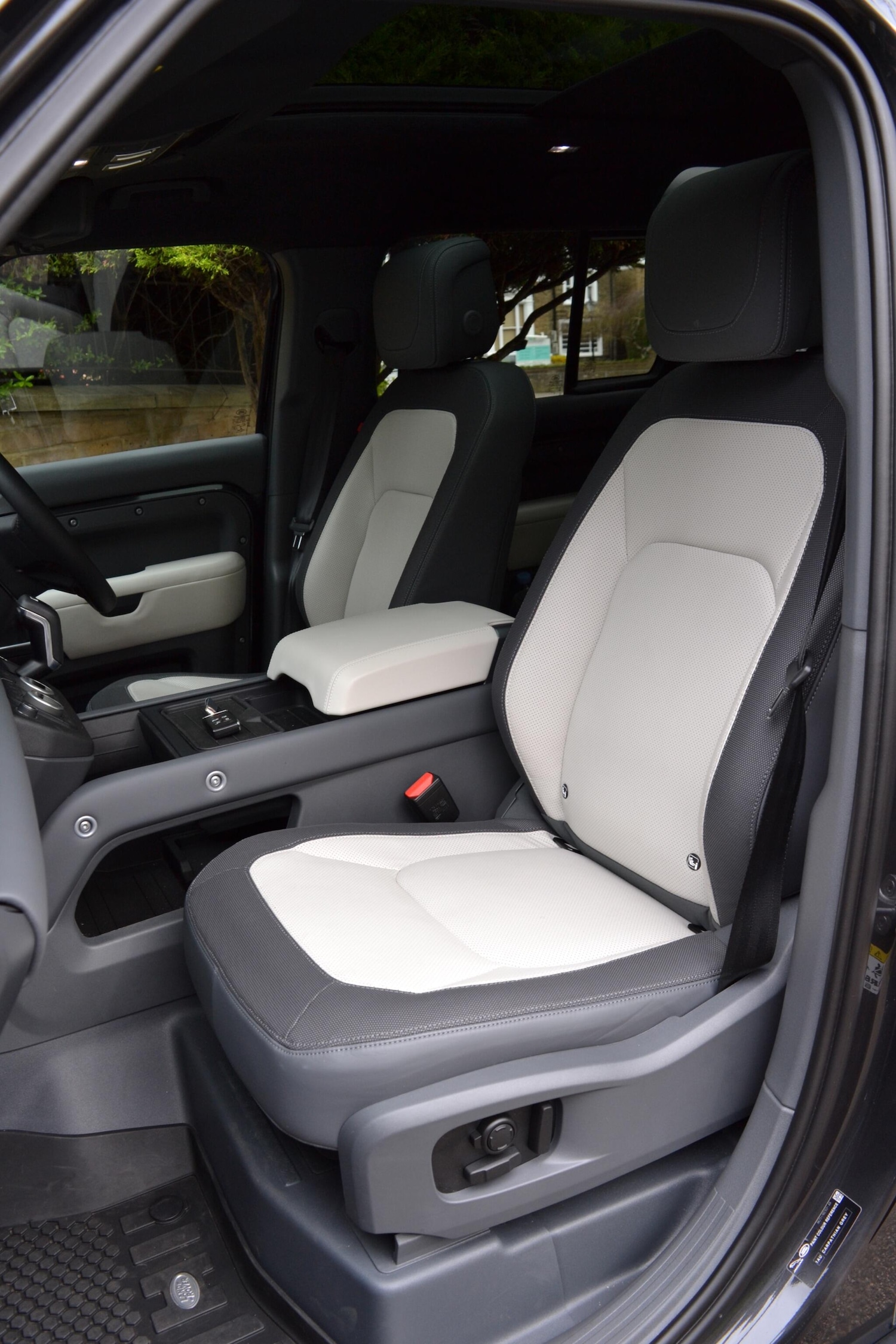 Used Land Rover Defender 2022 for sale - 77574894: Photo 36