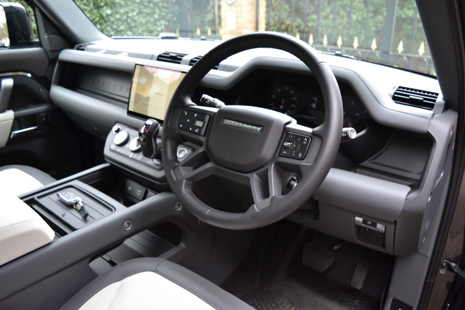 Used Land Rover Defender 2022 for sale - 77574894: Photo 8