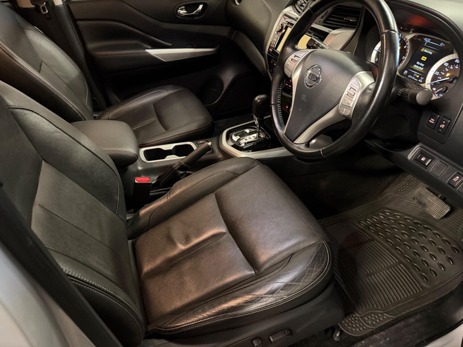 Used Nissan Navara 2019 for sale - 77469086: Photo 15