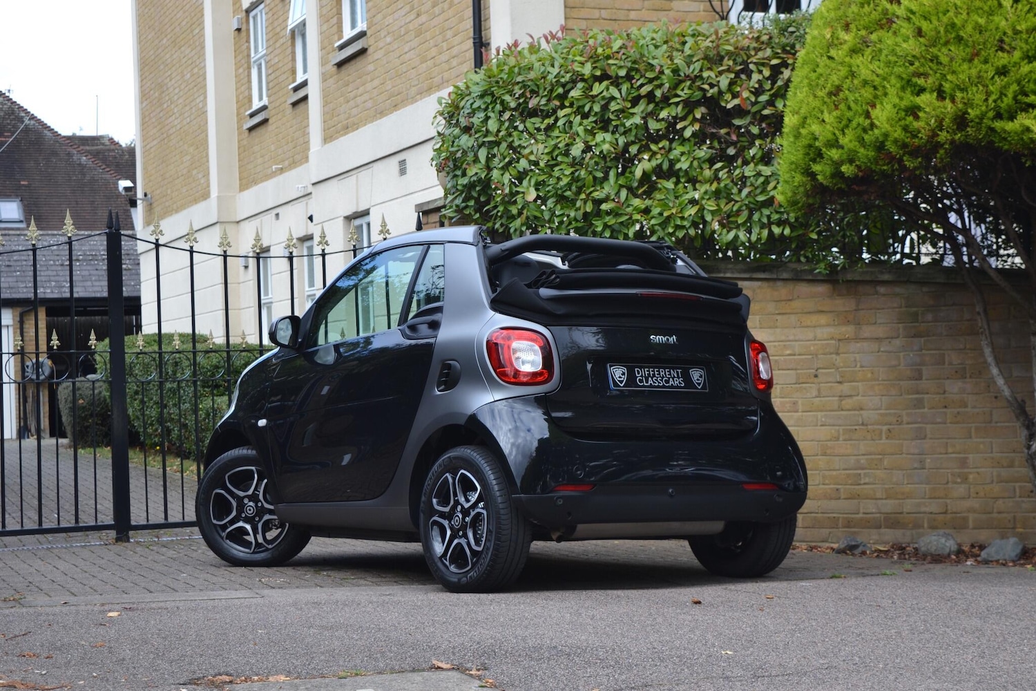 Used smart fortwo 2018 for sale - 76752893: Photo 2