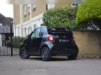 Used smart fortwo 2018 for sale - 76752893: Photo