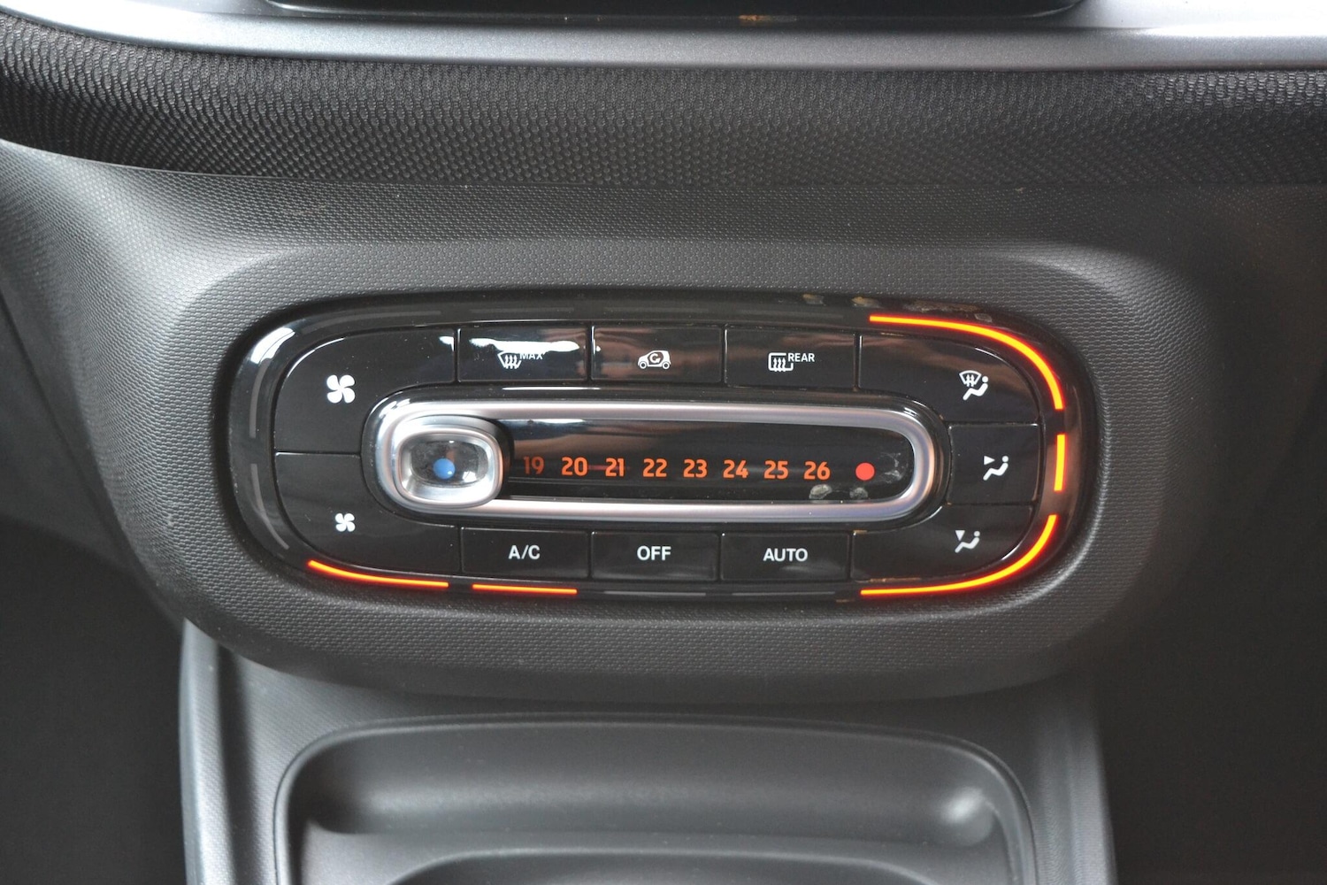 Used smart fortwo 2018 for sale - 76752893: Photo 30