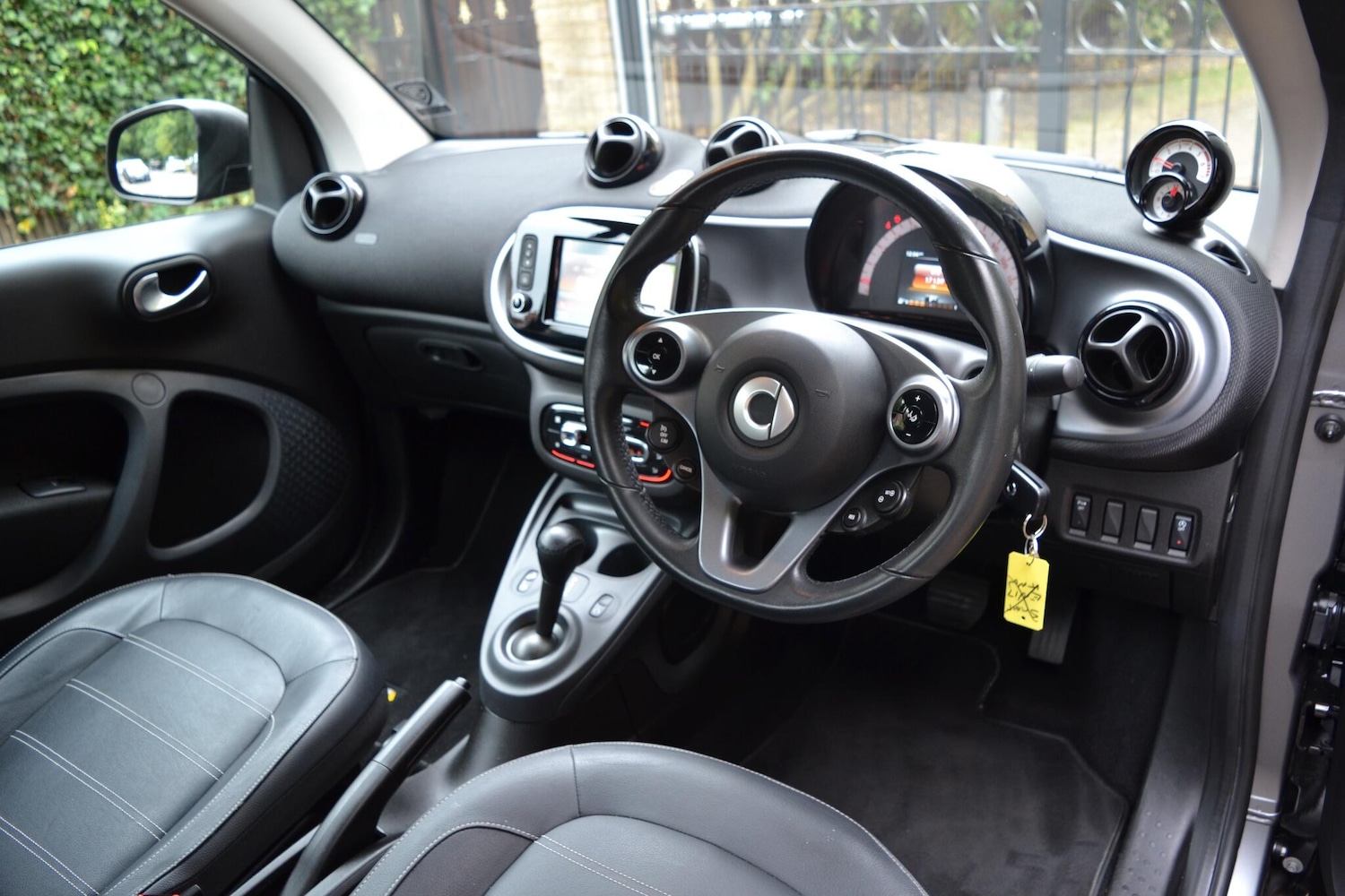 Used smart fortwo 2018 for sale - 76752893: Photo 4