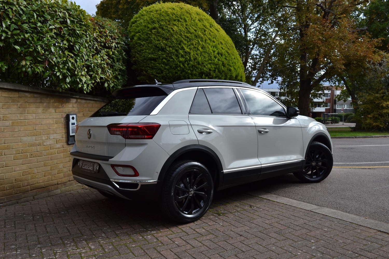 Used Volkswagen T-Roc 2023 for sale - 76377445: Photo 10