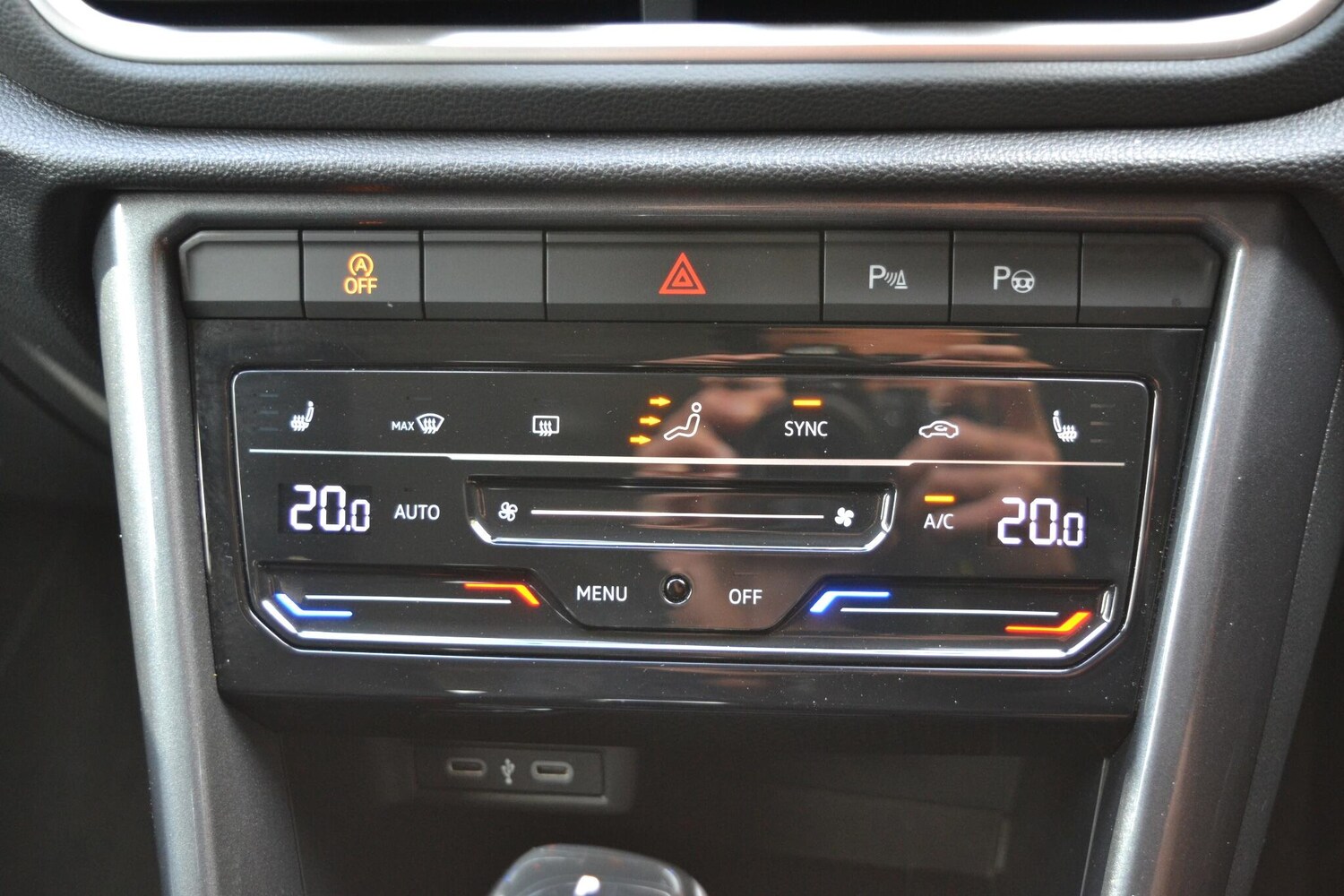 Used Volkswagen T-Roc 2023 for sale - 76377445: Photo 23