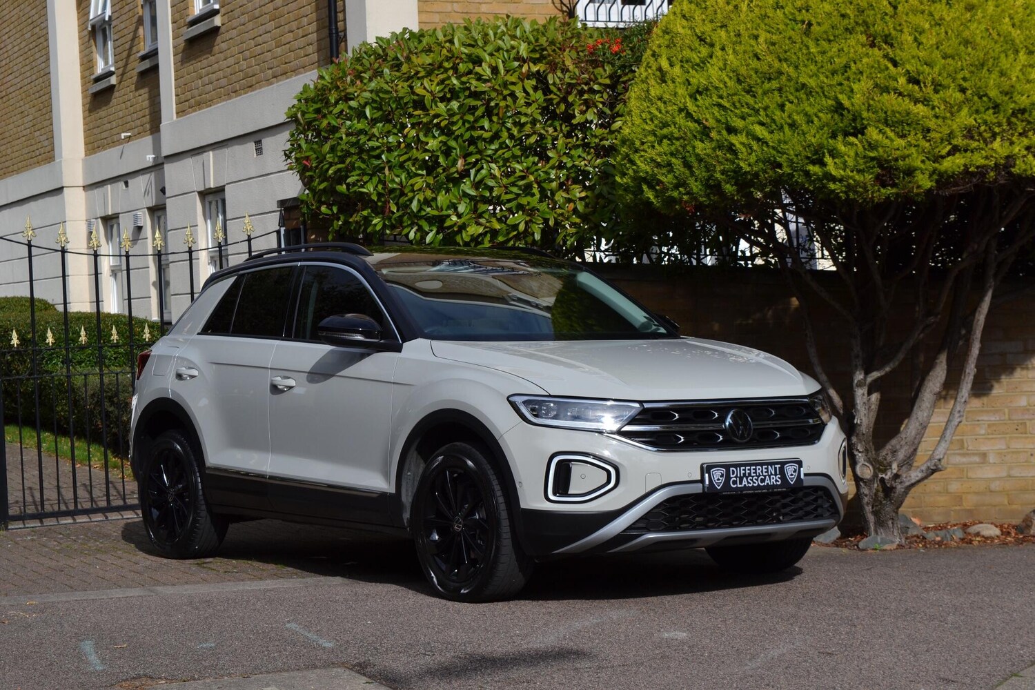 Used Volkswagen T-Roc 2023 for sale - 76377445: Photo 25
