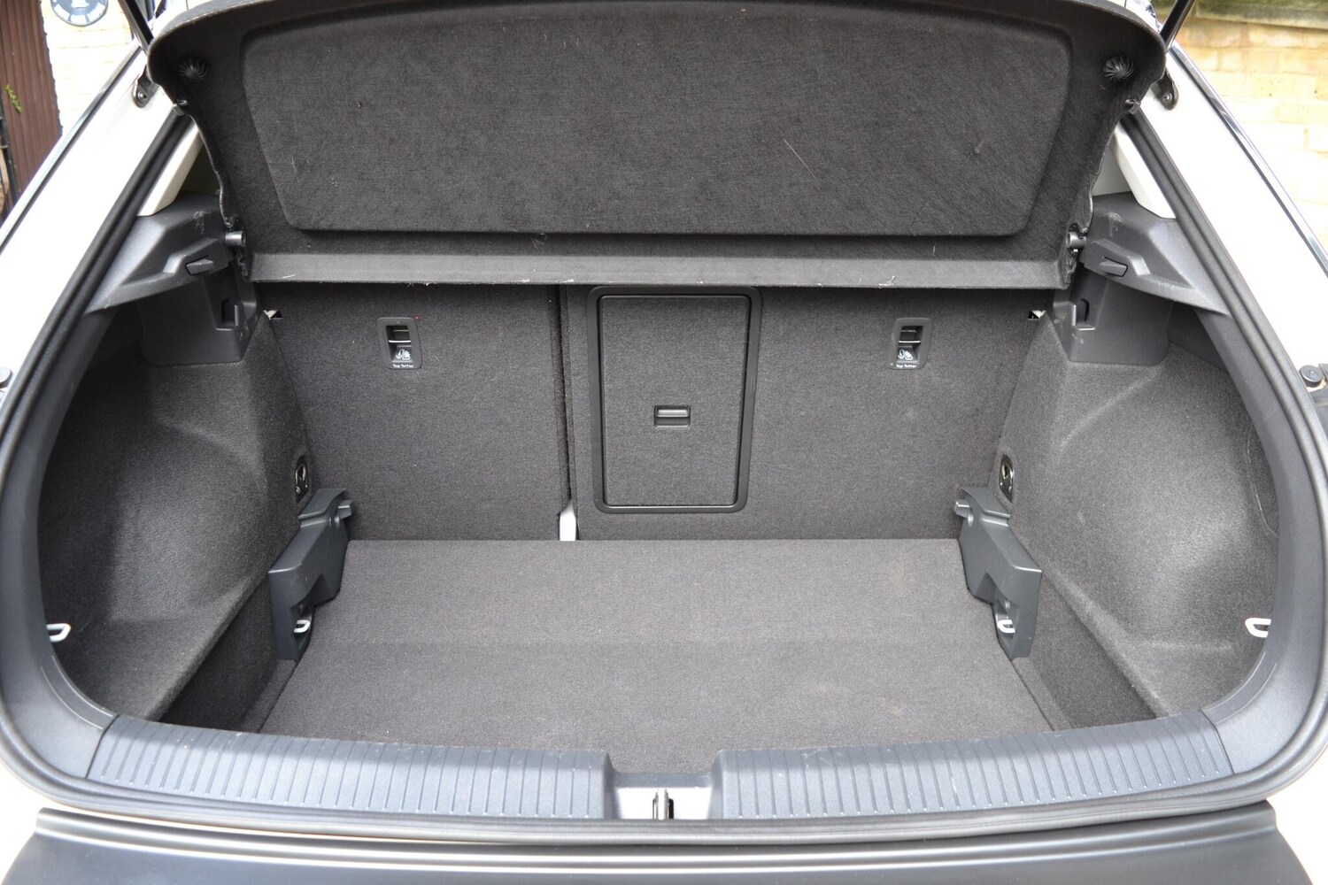 Used Volkswagen T-Roc 2023 for sale - 76377445: Photo 32