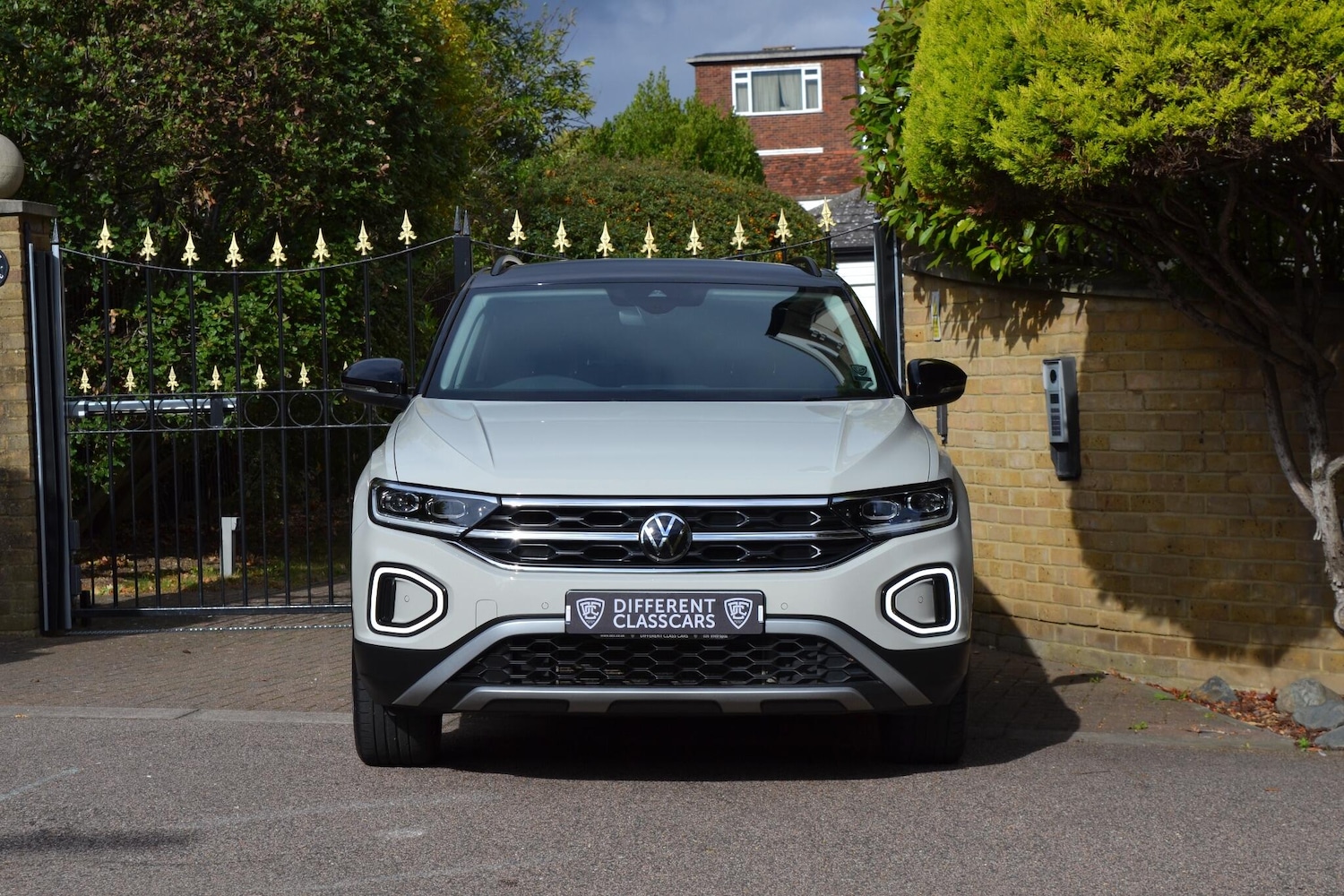 Used Volkswagen T-Roc 2023 for sale - 76377445: Photo 33