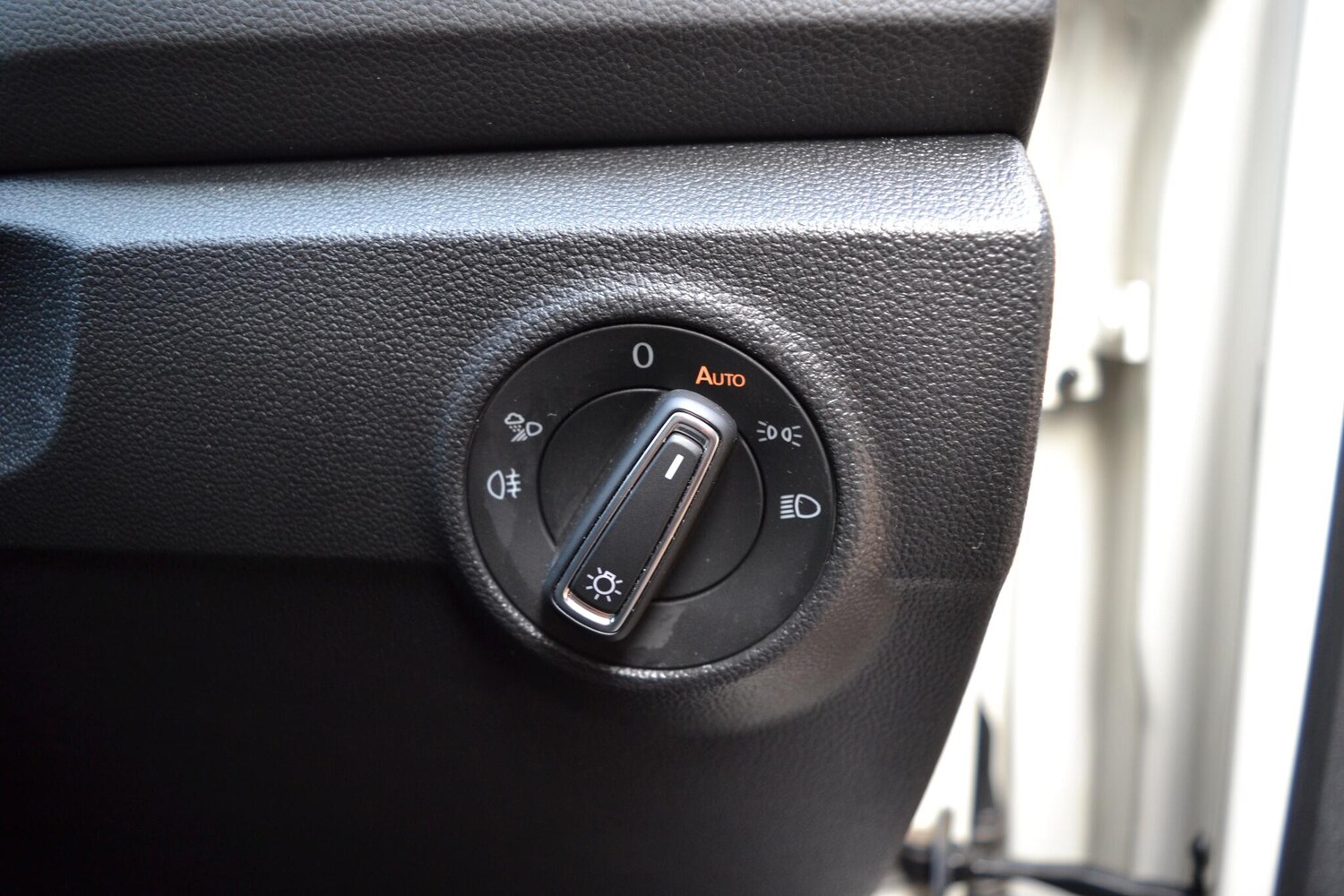 Used Volkswagen T-Roc 2023 for sale - 76377445: Photo 37