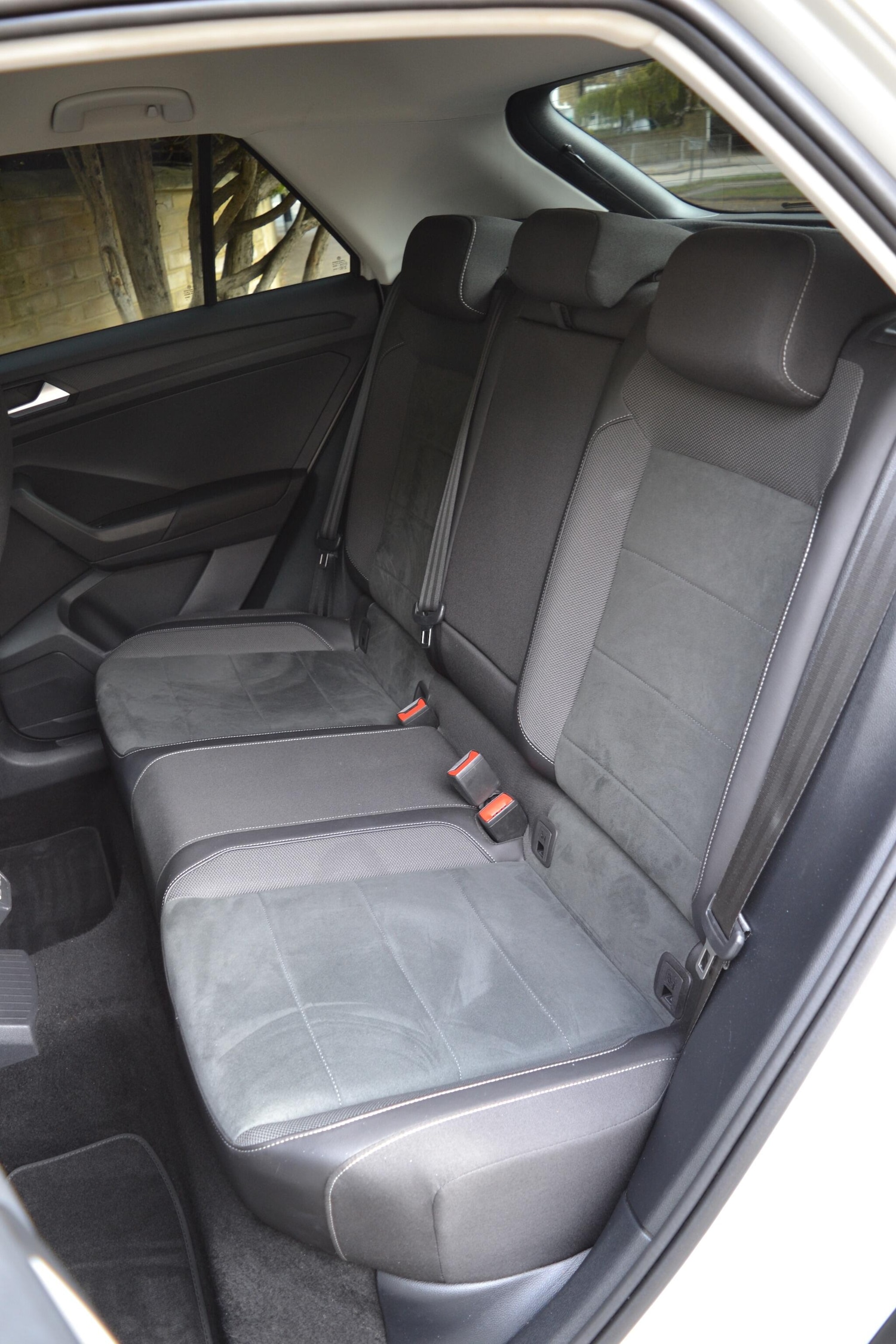 Used Volkswagen T-Roc 2023 for sale - 76377445: Photo 39