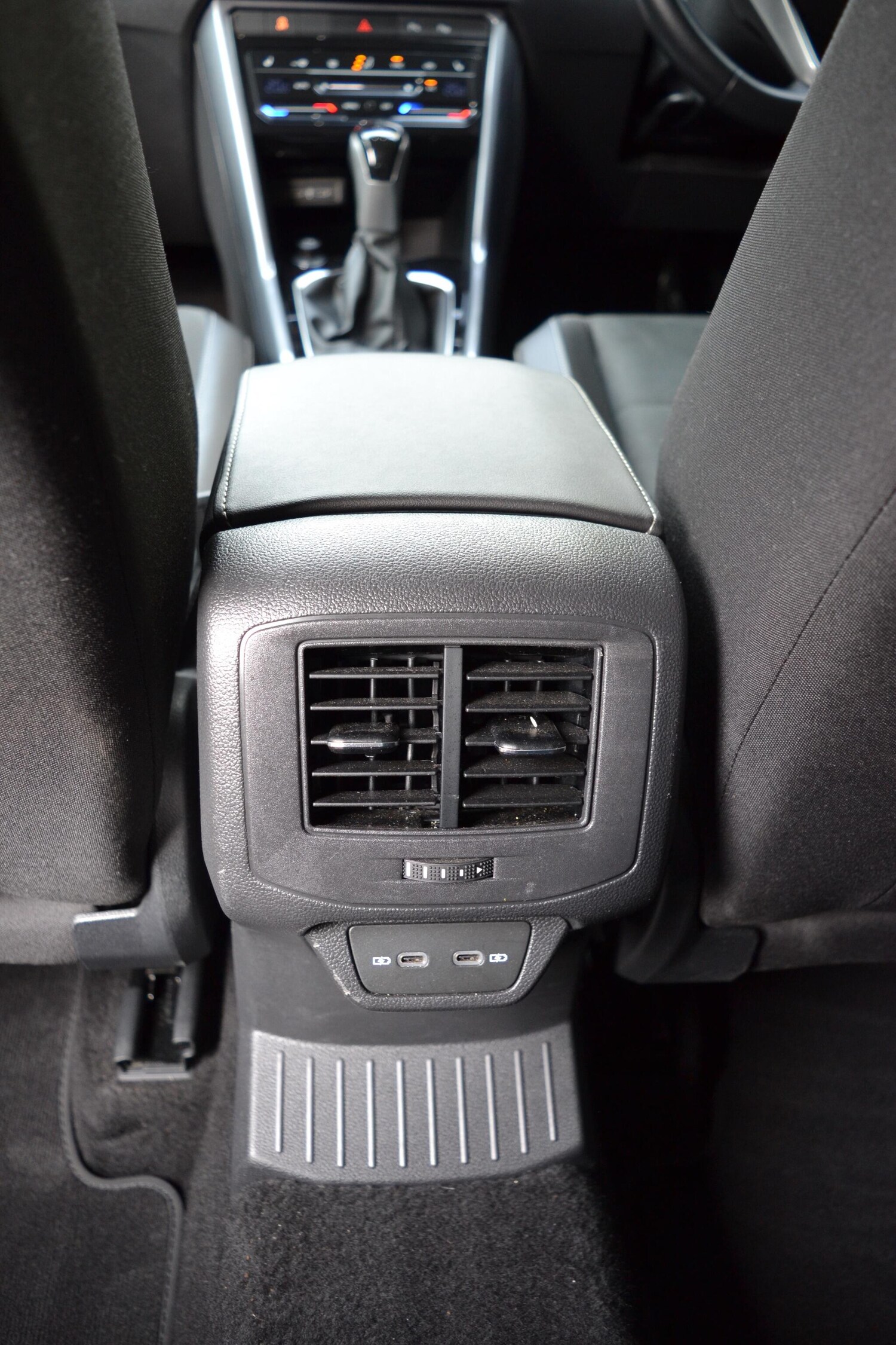 Used Volkswagen T-Roc 2023 for sale - 76377445: Photo 40