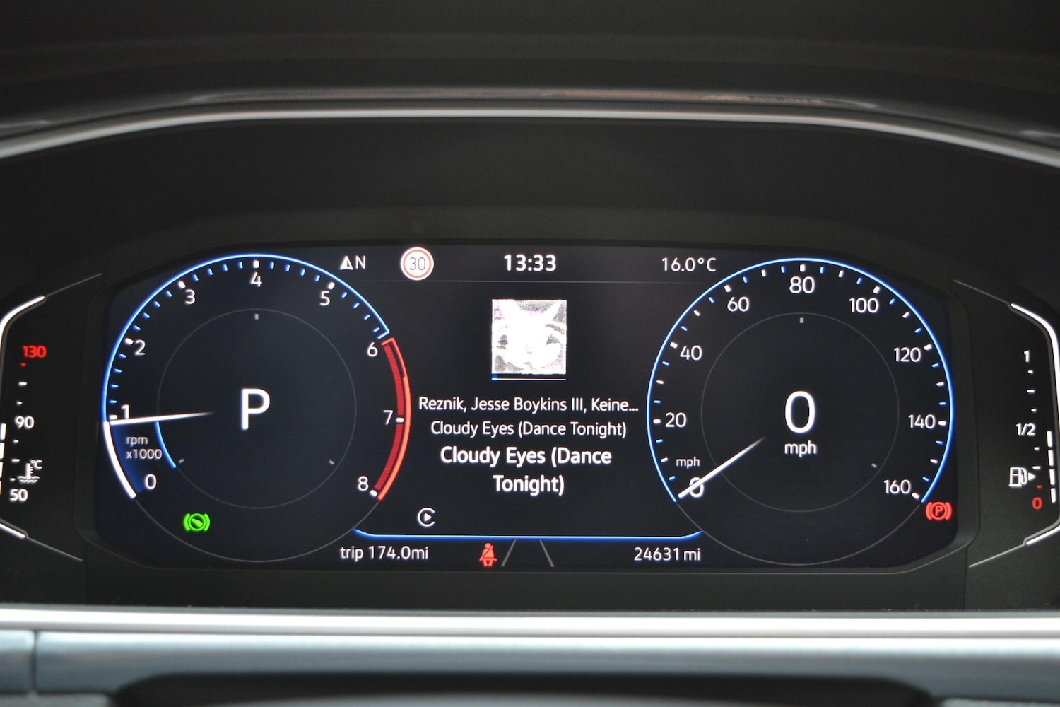 Used Volkswagen T-Roc 2023 for sale - 76377445: Photo 45