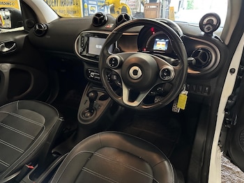 Used smart fortwo 2017 for sale - 76377505: Photo